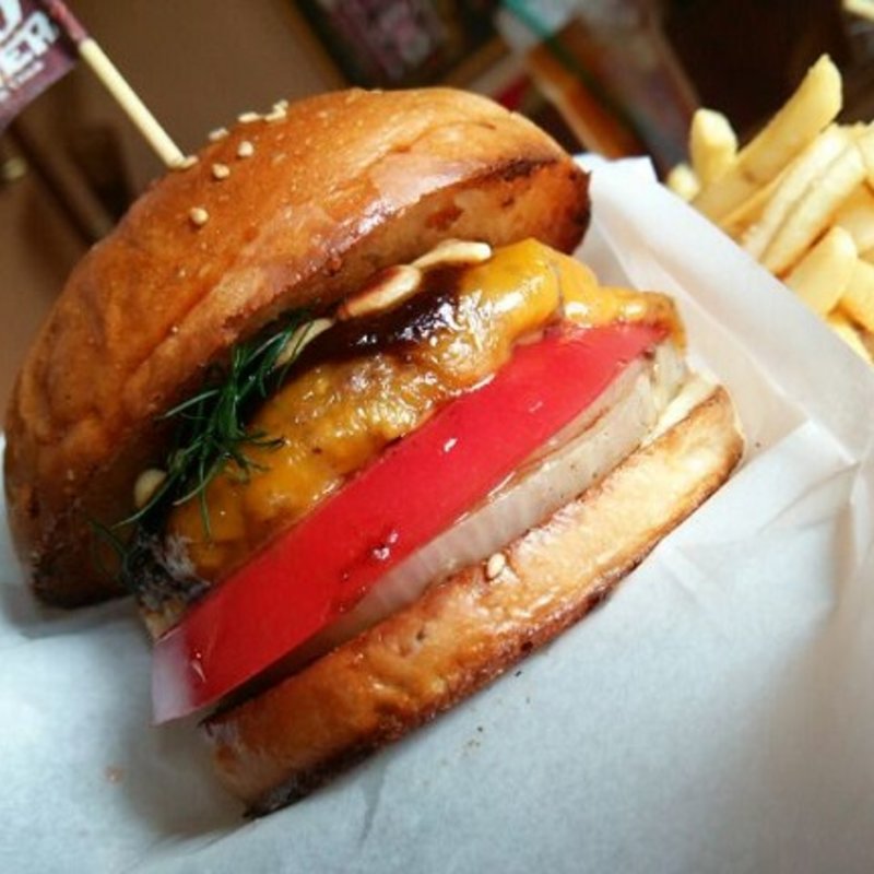 58チーズバーガー(ｺﾞｯﾊﾟﾁﾁｰｽﾞﾊﾞｰｶﾞｰ)(58DINER)