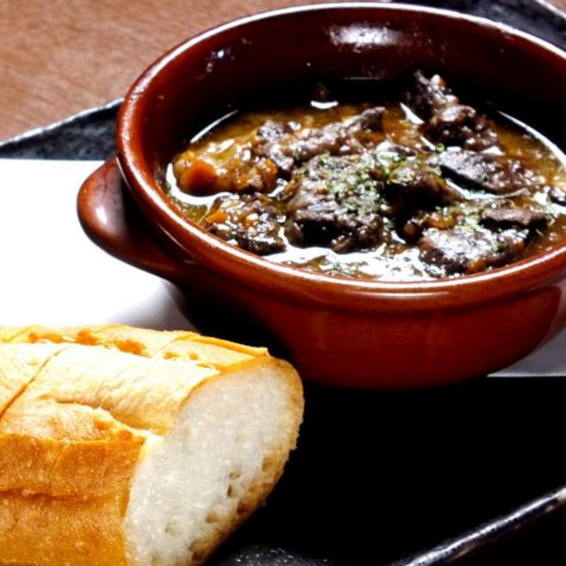 北薩摩牛すじの赤ワイン煮込み(鍛冶二丁 （カジニチョウ）)