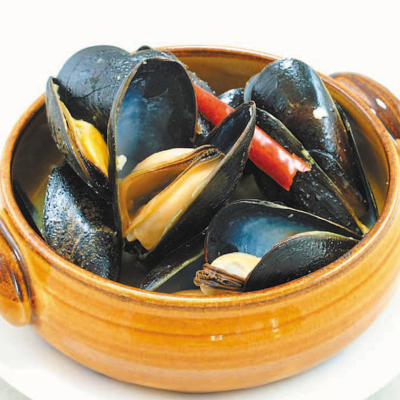 ムール貝のワイン蒸し(須田町食堂 秋葉原UDX店)