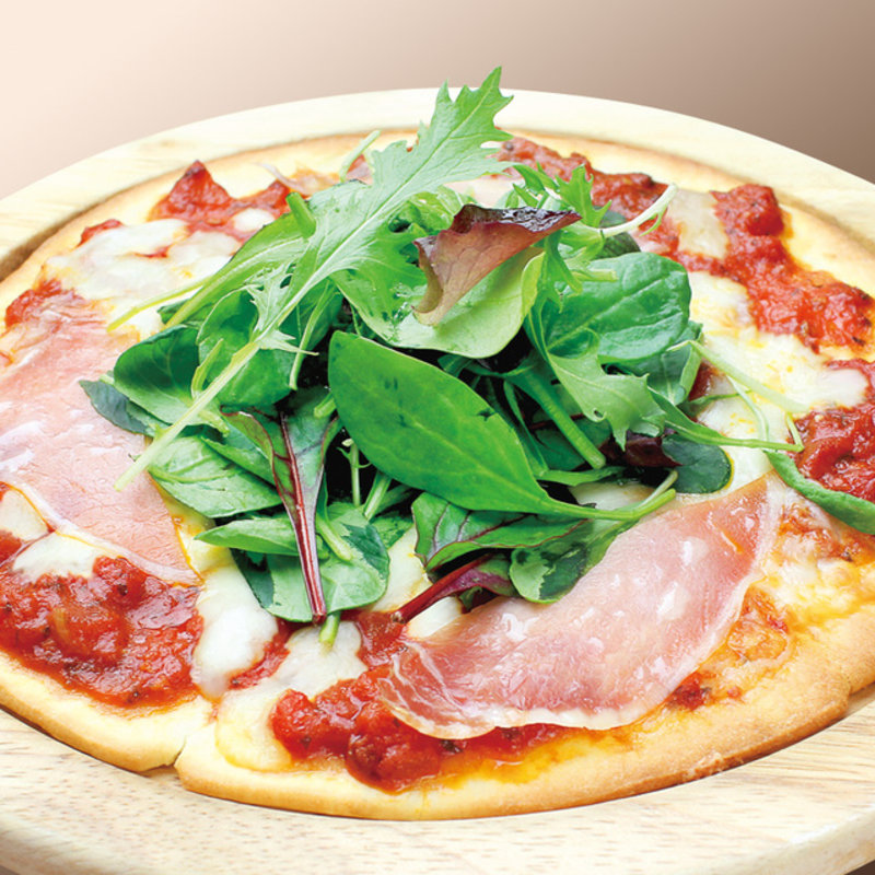 生ハムとベビーリーフのピザ(須田町食堂 秋葉原UDX店)