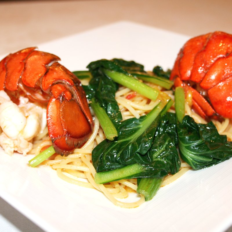 オマール海老と彩り野菜のトマトクリームスパゲッティ (Bar＆Grill RIPOSO)