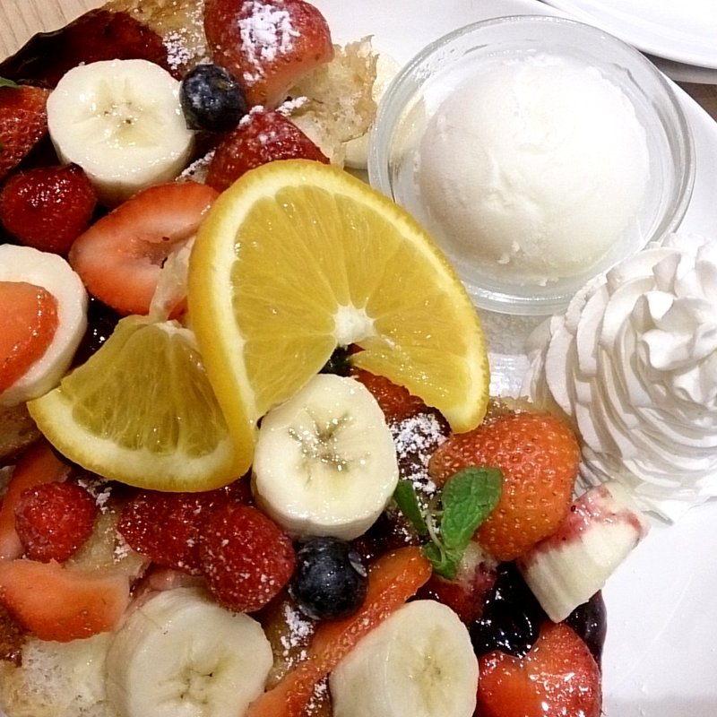 フレンチトースト　ベリーデラックス　2枚(Ｉｖｏｒｉｓｈ　ららぽーと海老名店)