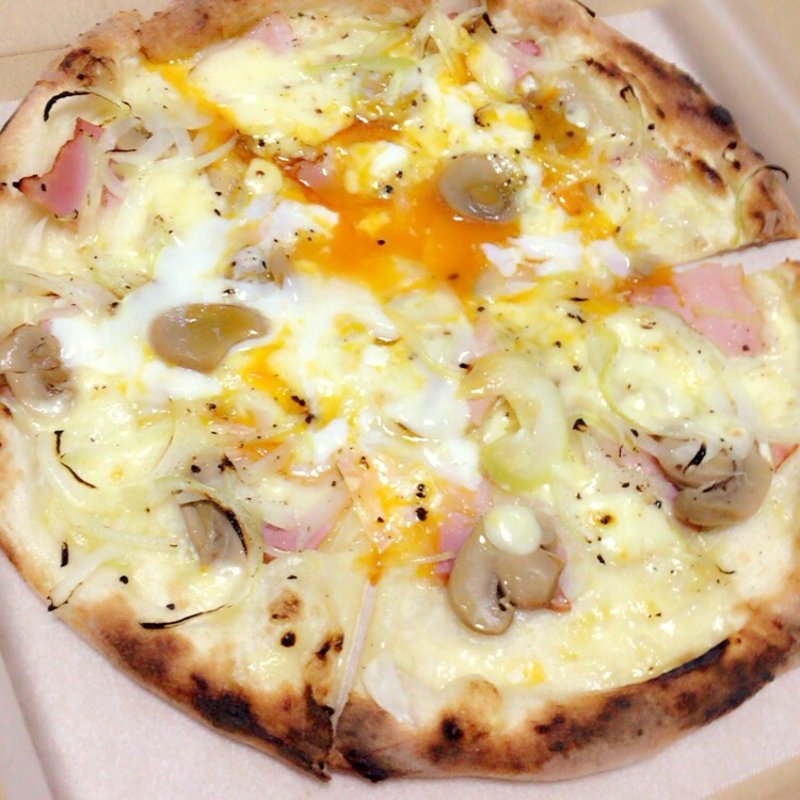 ピッツァ ビスマルク(ピッツァ サルーテリア 錦糸町店 （Pizza Saluterrier）)