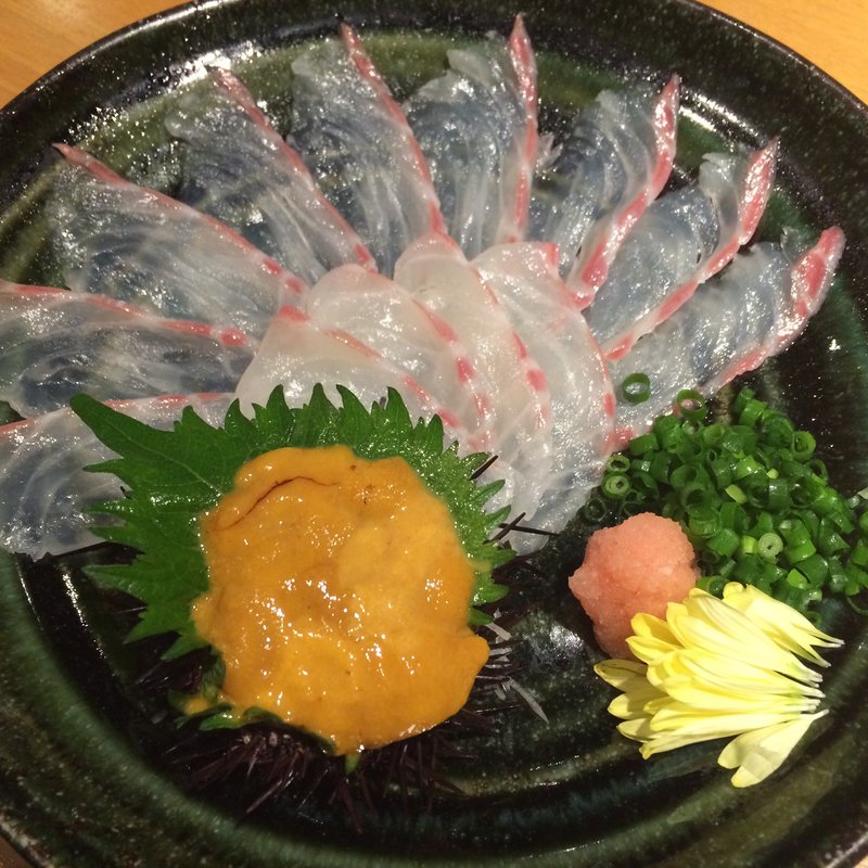 生ウニを巻いて楽しむ真鯛の薄造り(花ぜん 本店 （【旧店名】かっぺ亭）)