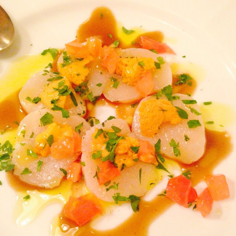 三陸産ホタテの瞬間ソテー 根室産生うにをのせて(Rio)