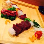馬刺し盛り合わせ(波紋)