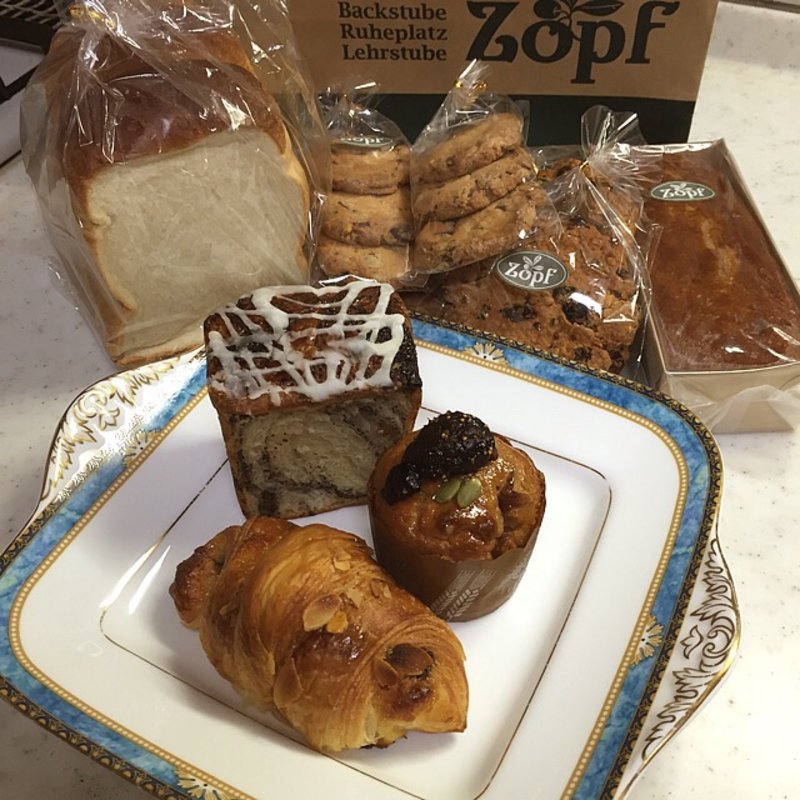 (バックシュトゥーベ ツオップ （Backstube Zopf）)