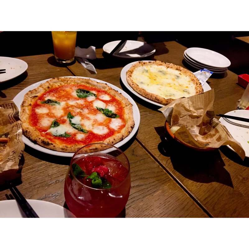 4種のチーズのピッツァ～ハチミツ付～(SALVATORE CUOMO & BAR 町田)