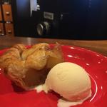青森産りんごのアップルパイ withアイスクリーム