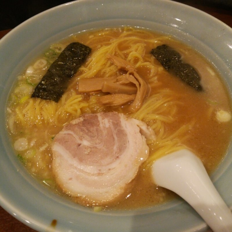 ラーメン(麺屋いろは)