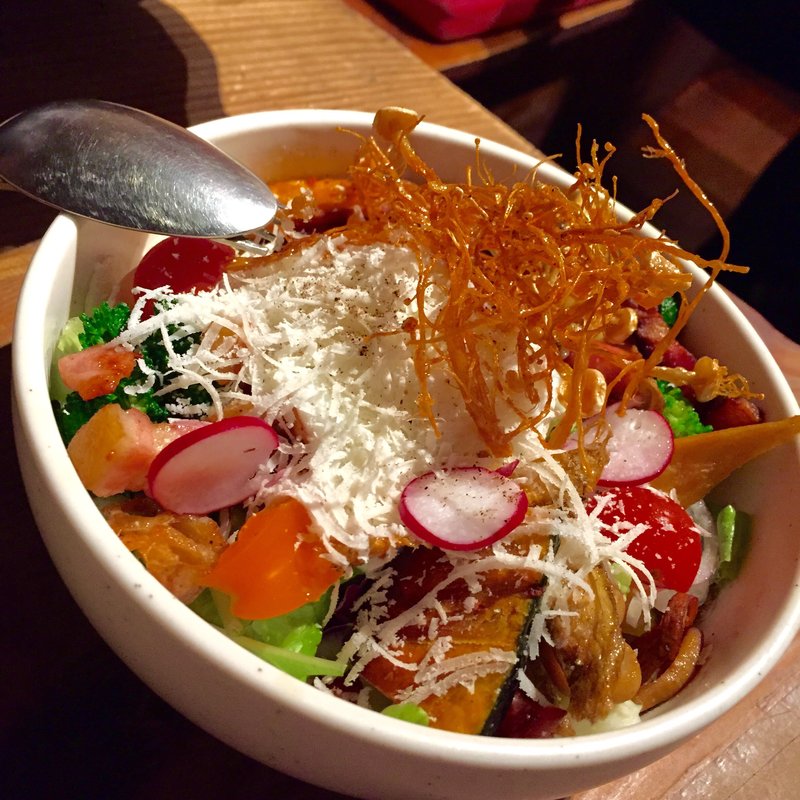 ごちそうサラダ(Mサイズ)(笑南亭(ショウナンテイ) イタリアンバル Kitchen dining&bar)