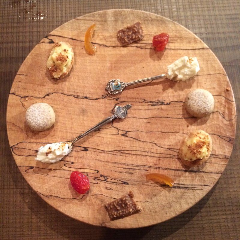 お任せ(Salmon & Trout サーモン アンド トラウト)