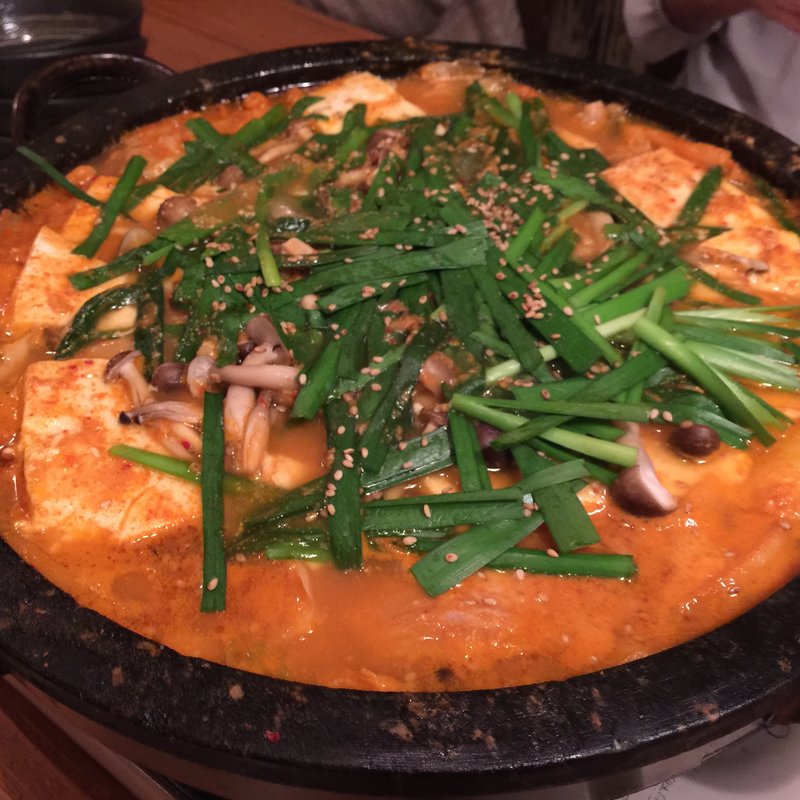 石焼ホルモン鍋キャベツ入り(たもん)