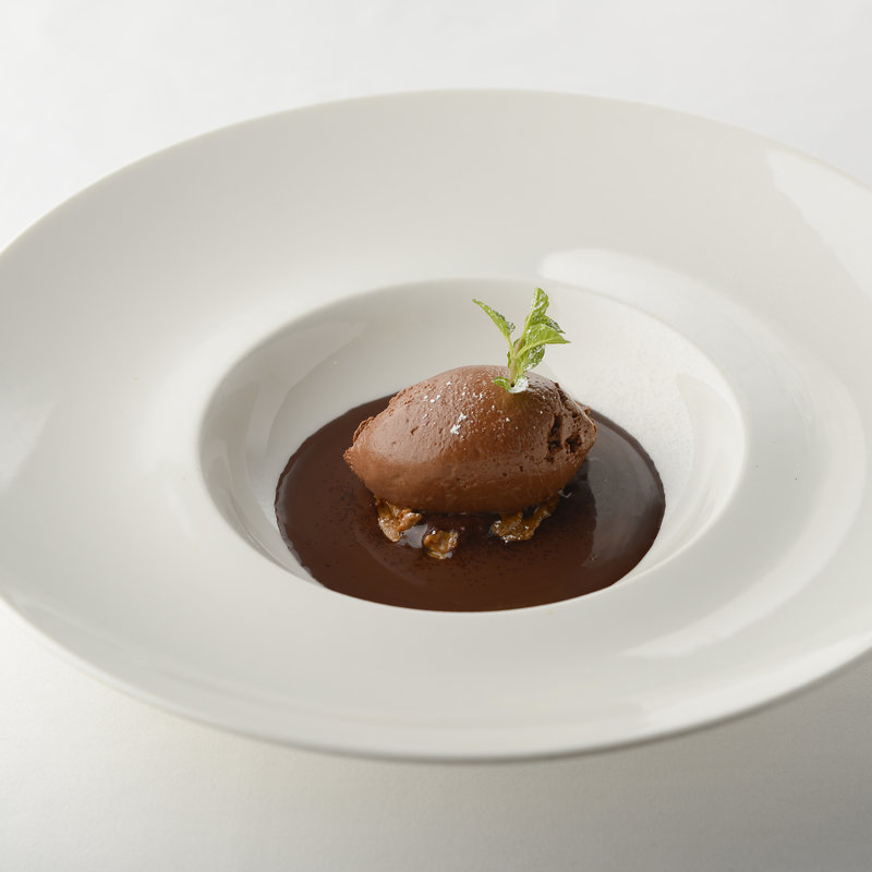 チョコレートソルベ　ソースとともに(Le Beurre Noisette TOKYO)