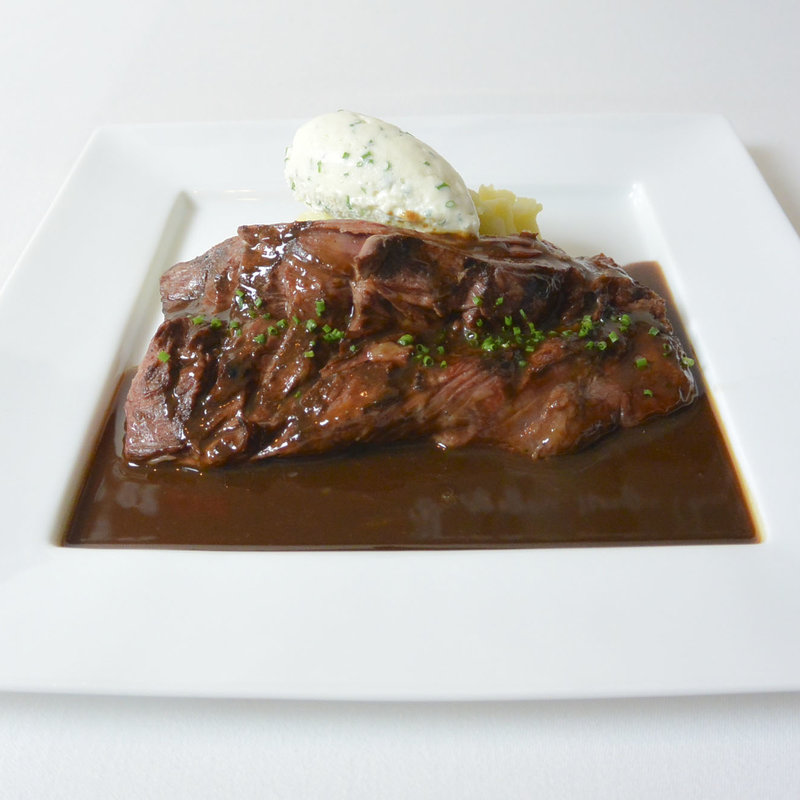 国産牛ホホ肉の赤ワイン煮込み　ポム・ピュレ添え(Le Beurre Noisette TOKYO)