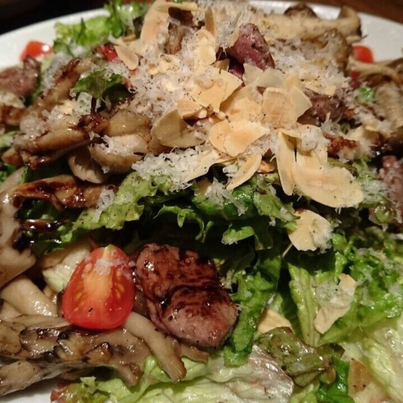 きのこのサラダ(オイスター テーブル 銀座コリドー店 （Oyster Table）)