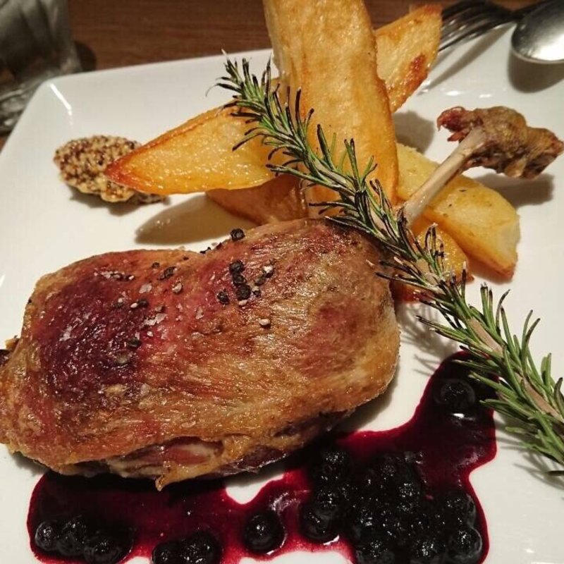 鶏モモ肉のコンフィ(オイスター テーブル 銀座コリドー店 （Oyster Table）)