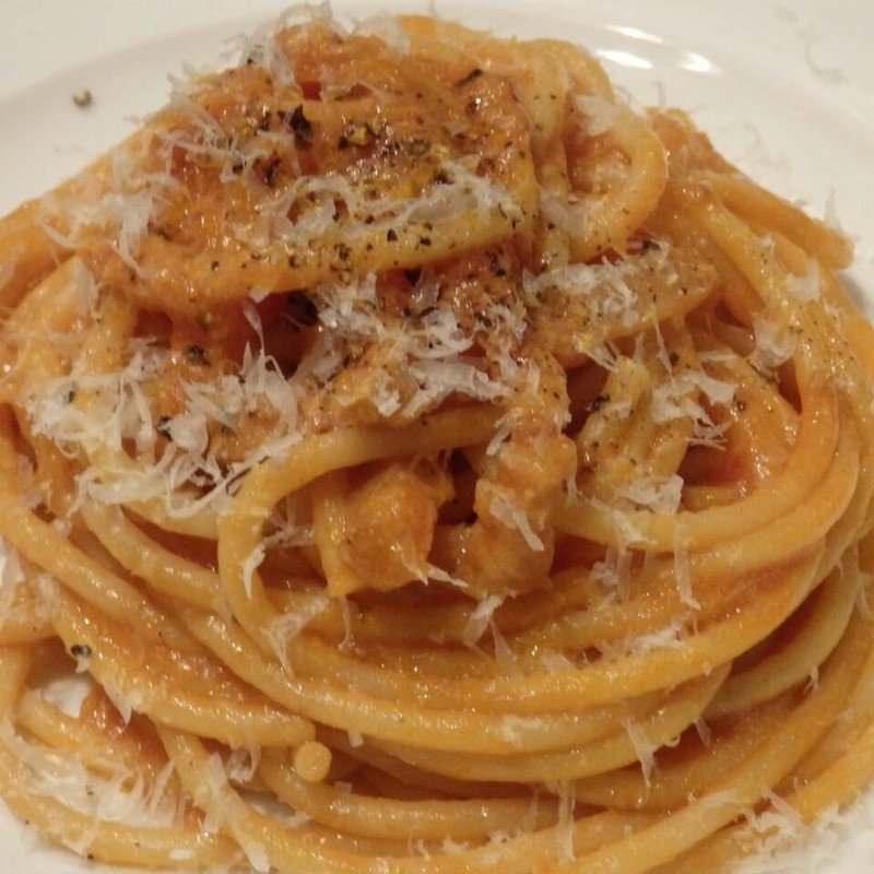 牛肉のトマト煮込みパスタ(LEON （レオン）)