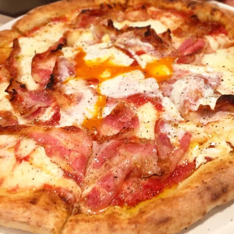 ピッツァ(ピッツェリア・アル・カミーノ （AL CAMINO）)