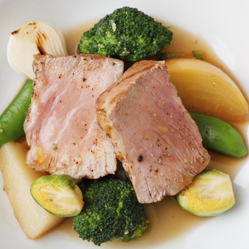 イベリコ豚　肩ロース　炭火ロースト(レストラン エム （Restaurant M）)