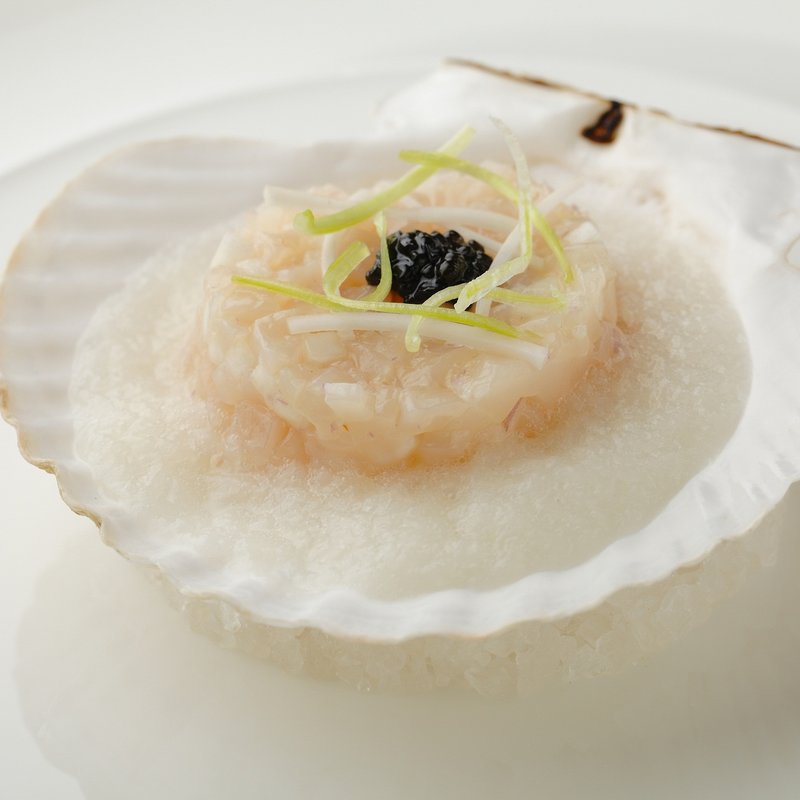 ホタテのタルタル　キャビアと共に(KEISUKE MATSUSHIMA （ケイスケ マツシマ【旧店名】レストラン アイ）)