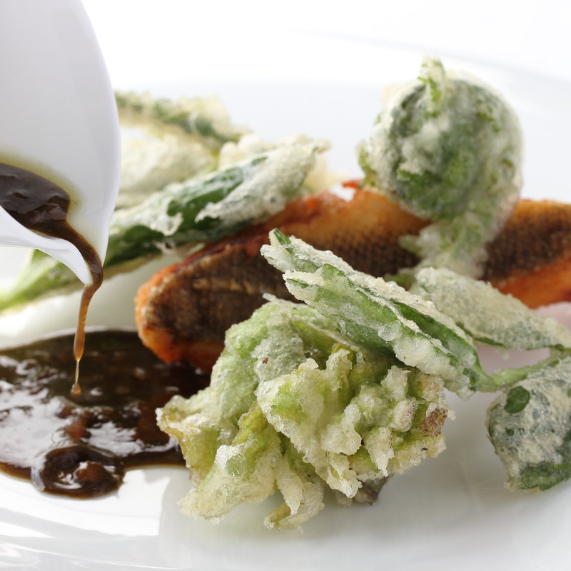 山菜と鮮魚のフリット(KEISUKE MATSUSHIMA （ケイスケ マツシマ【旧店名】レストラン アイ）)