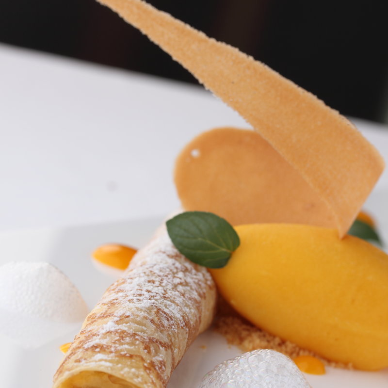 オレンジのクレープ(KEISUKE MATSUSHIMA （ケイスケ マツシマ【旧店名】レストラン アイ）)