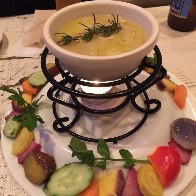 本日の大地の恵みバーニャカウダー 塩麹ソースとアンチョビソース(マザー アース カフェ （Mother earth cafe）)