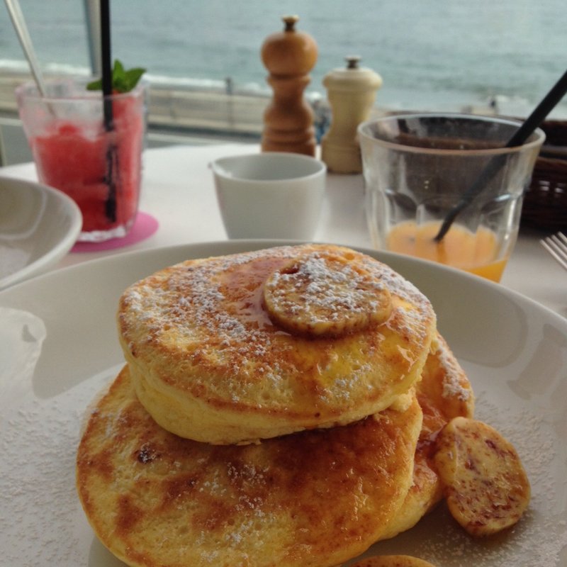 リコッタパンケーキ　w／フレッシュバナナ、ハニーコームバター(ビルズ七里ヶ浜店)