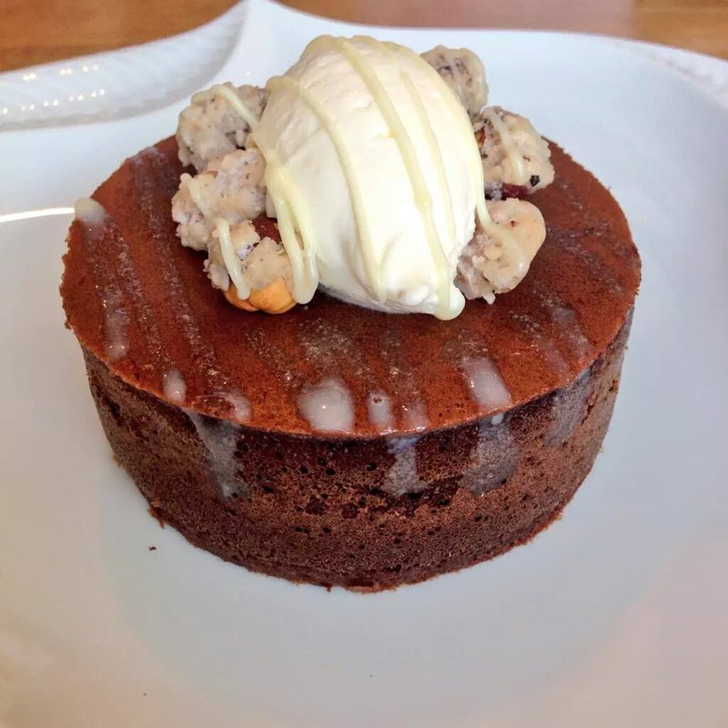 ココアチョコの黒～ヘーゼルナッツとホワイトチョコガナッシュで～(雪ノ下　横浜)