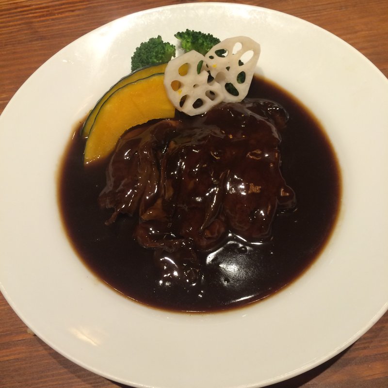 フランス産　バルバリー鴨の中国醤油と赤ワイン煮込み(中国料理・青藍)