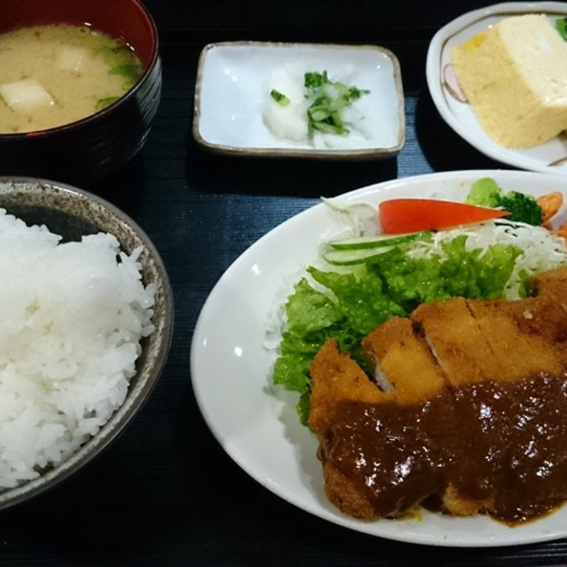 とんかつ定食(格子戸)