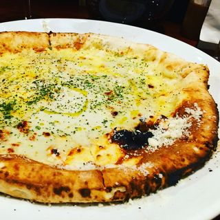 4種類のチーズのピザ(ピザ屋のジョン・ノレン )
