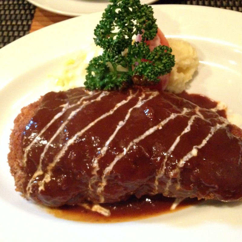 ロース肉カニクリームコロッケ挟み揚げ(グリル末松 （グリルスエマツ）)