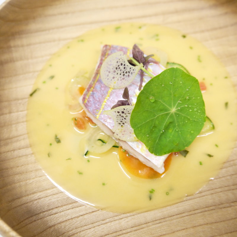 真鯛のソテー　バターソース(l’Odorante par Minoru Nakijin)