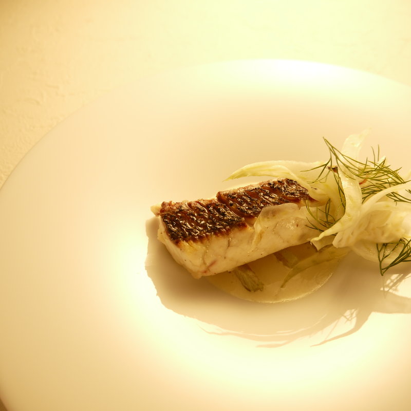 白身魚のグリル(l’Odorante par Minoru Nakijin)