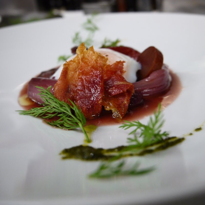 野菜とお肉の温玉のせ(l’Odorante par Minoru Nakijin)