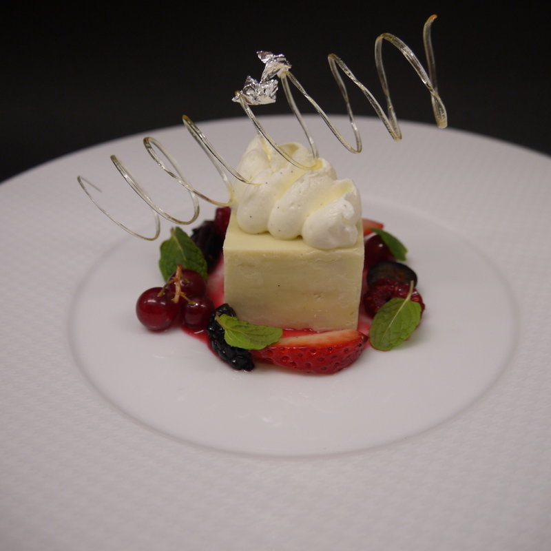 苺のショートケーキ(l’Odorante par Minoru Nakijin)