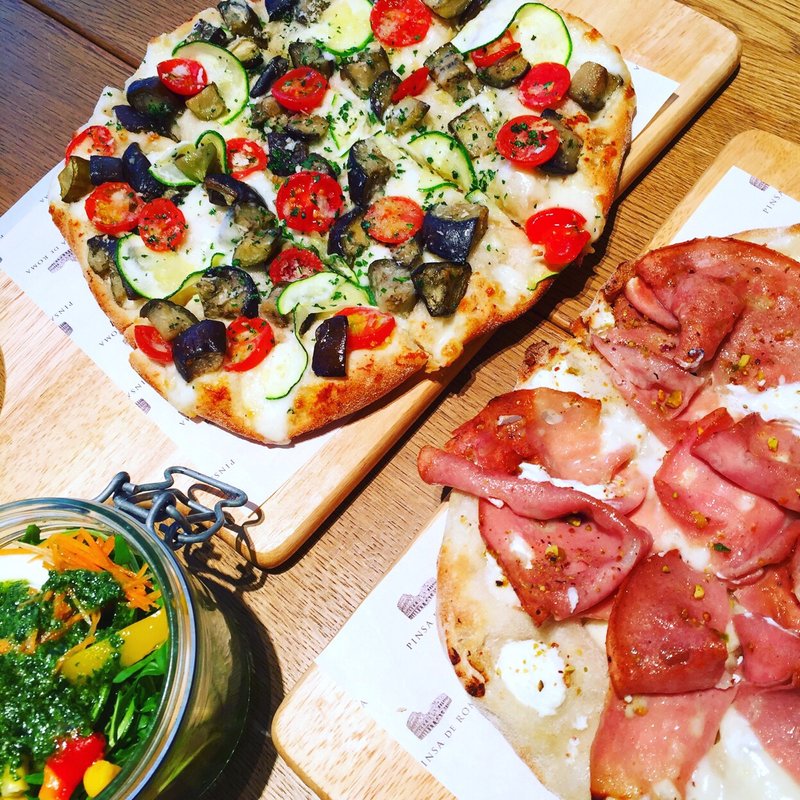 イタリア産モルタデッラとピスタチオ(ピンサデローマ 表参道店 （PINSA DE ROMA）)