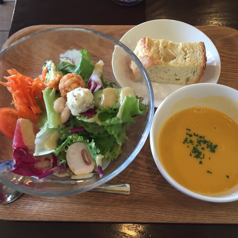 ピザランチ ビスマルク(トラットリア イル　コンパーニョ )