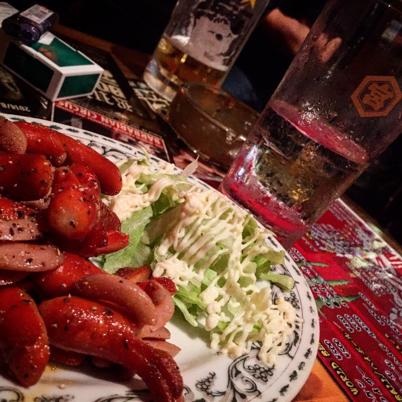 ウインナー炒めとキンミヤ焼酎(大衆酒場ロック屋)