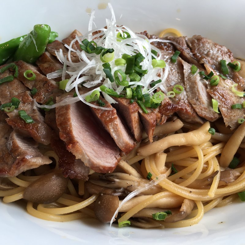 牛肉ロースステーキときのこの和風パスタ(東京ドームホテル札幌)