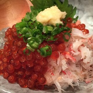 生しらす カニ肉 いくら盛り合わせ(サ嘉ダチ)