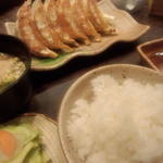 ぎょうざ定食(亮昌 )
