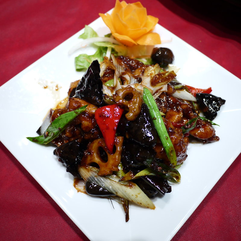 牛肉と季節野菜の黒ゴマ味噌炒め(老地方　 （ラォディファン）)