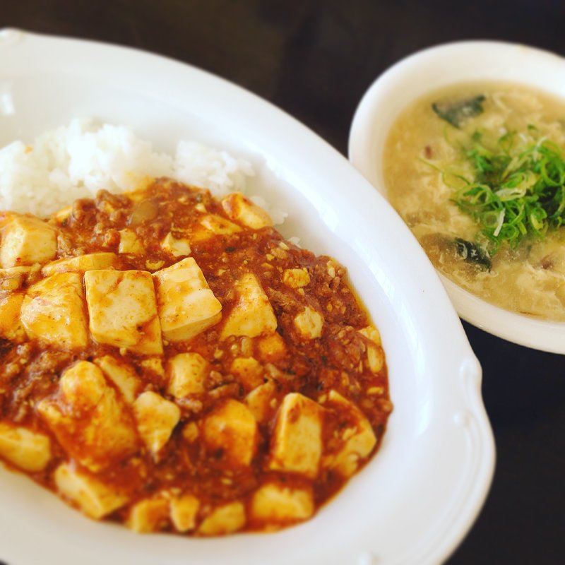 麻婆丼と玉子ワカメスープ(自宅)