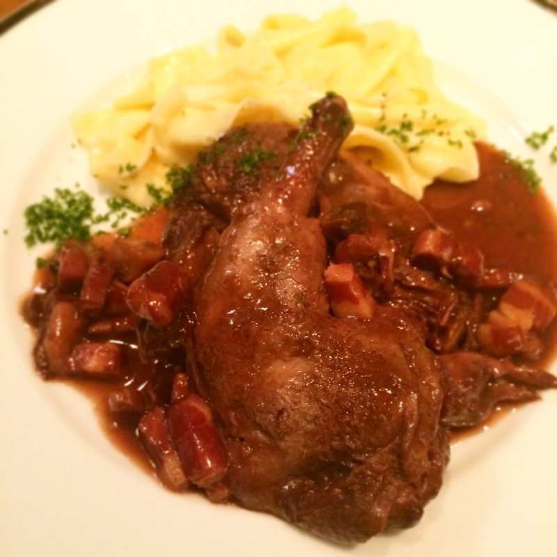 鶏の赤ワイン煮込み(ikariya523 （イカリヤゴーニーサン）)