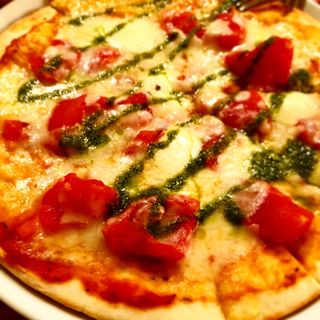 ピッツァマルゲリータ(ファルファッレ （Farfalle）)