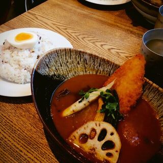 フィッシュフライのカレー(スープカレー ポニピリカ 下北沢店)
