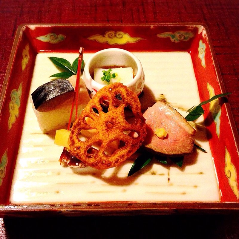 鶏の水炊きコース(鳥彌三 （とりやさ）)